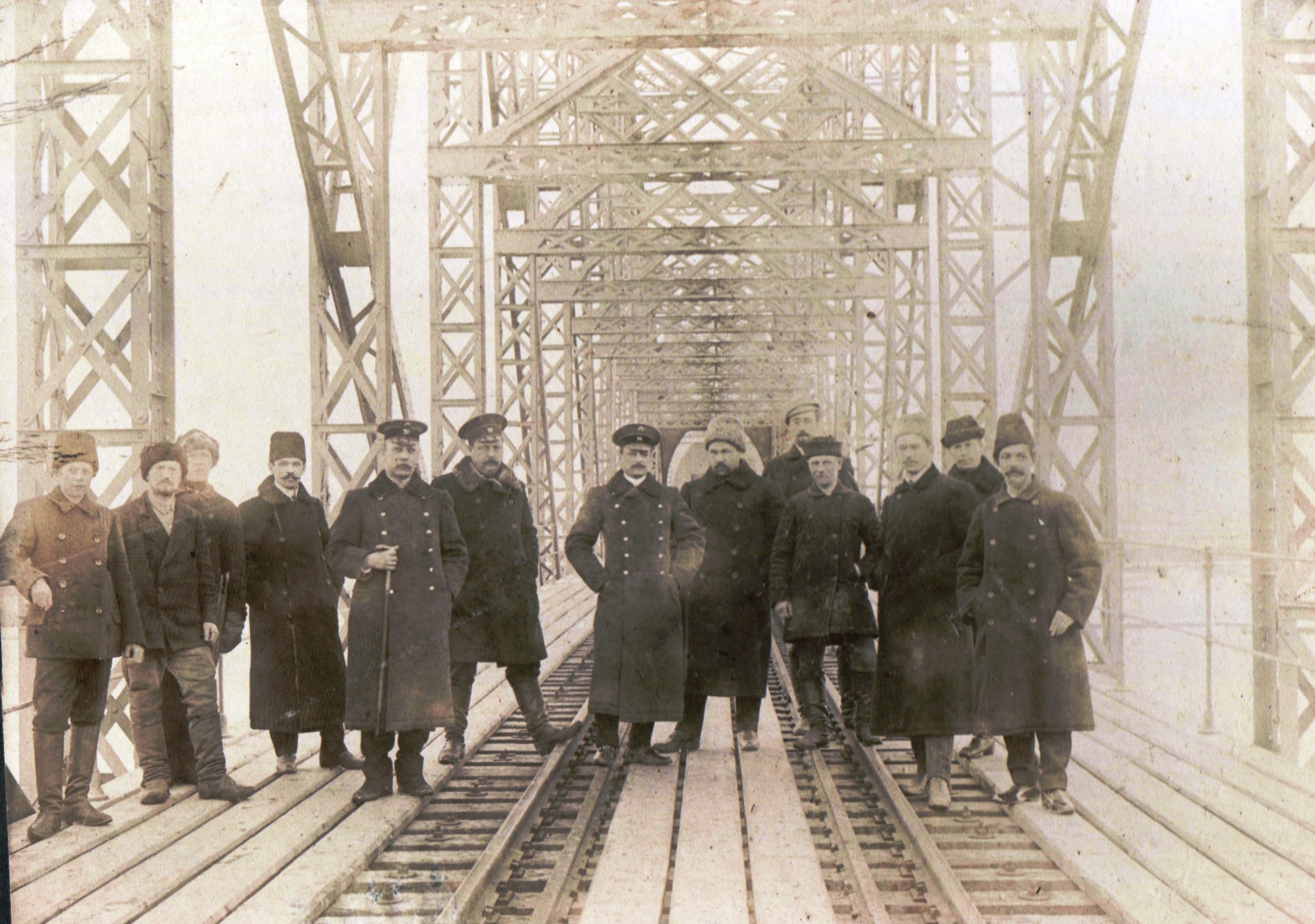 Строители железнодорожного моста через Оку в Муроме, 1910 год